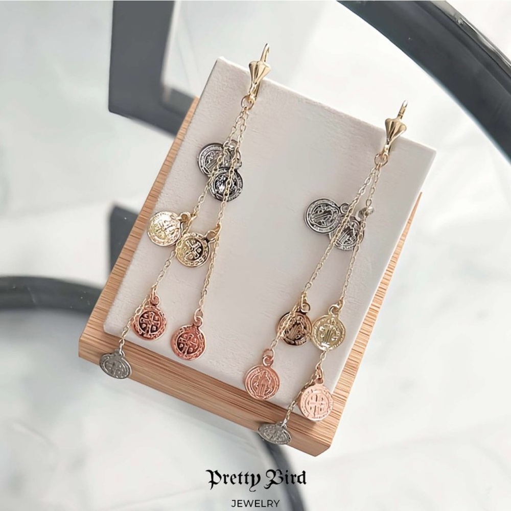 New Gold Plated Medallion Earrings - Picture 1 of 3
